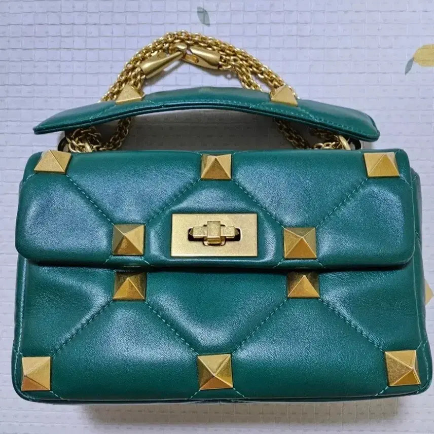 [SOLD OUT] 발렌티노 로만 스터드 백