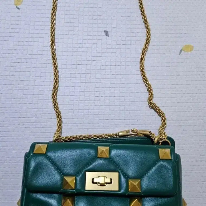 [SOLD OUT] 발렌티노 로만 스터드 백