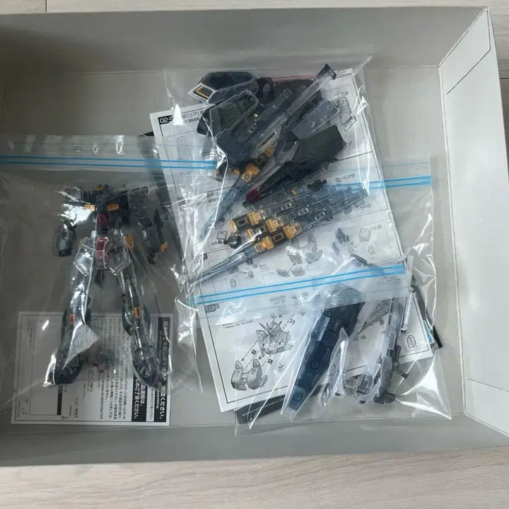 [BUNJANG] HGUC RX-93 Nu Gundam HWS Clear &amp; Sazabi Clear - Assembled Bundle / 건담 rg 뉴건담 hws 클리어 + 사자비 클리어 가조립 일괄 팔아요