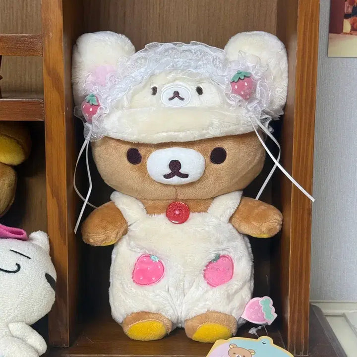 [BUNJANG] Strawberry Rilakkuma Classic Rare Doll / 딸기 리락쿠마 고전 인형 레어