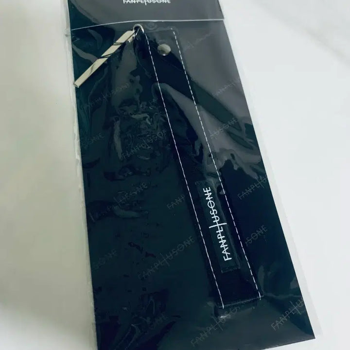 [BUNJANG] G-Dragon Light Stick Strap (Sealed) / 지디 라이트 스틱 스트랩