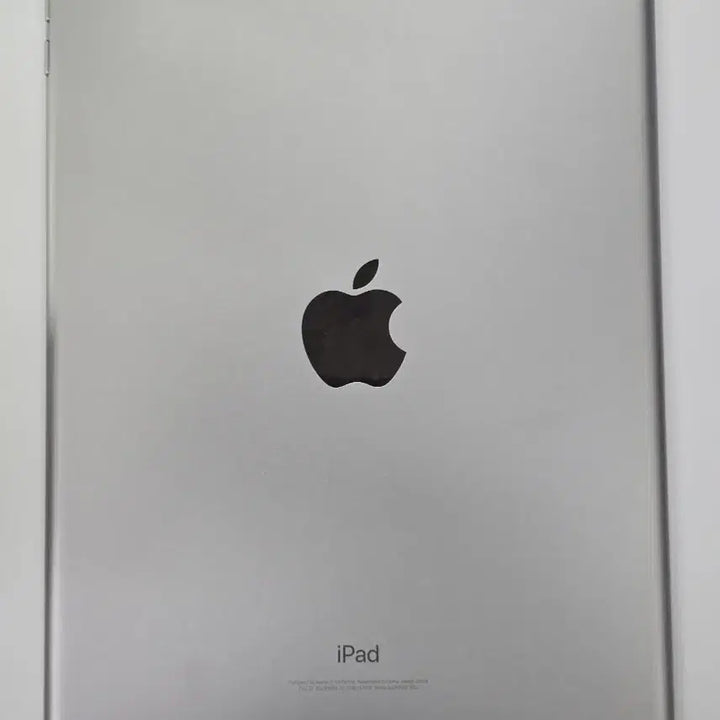 [BUNJANG] Apple iPad 6th Gen 32GB WiFi Silver / A급) 아이패드6세대 32기가 wifi용