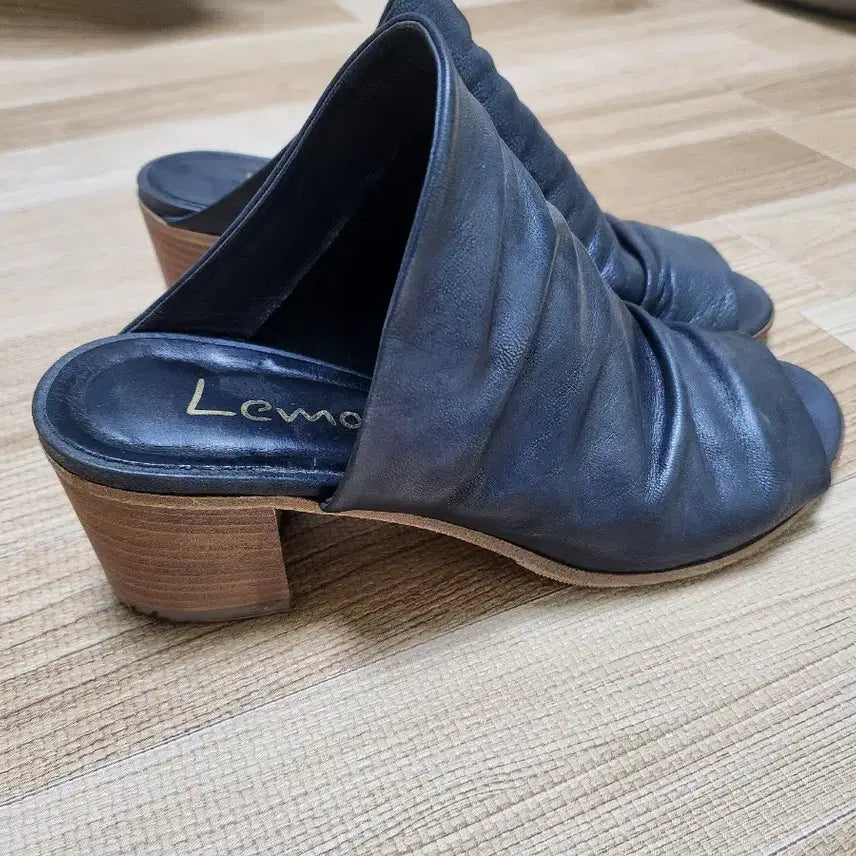 [BUNJANG] Ruching Detail Wedge Sandals Charcoal / 주름 장식 굽 샌들 차콜