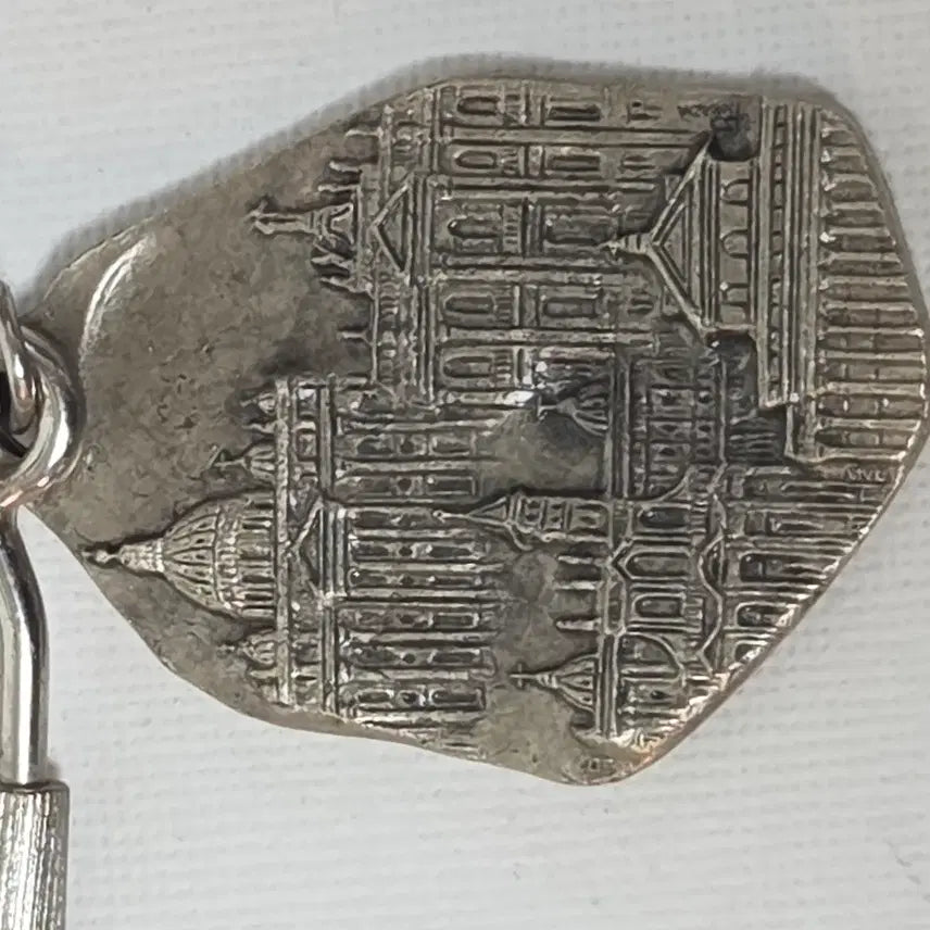 [BUNJANG] 1983 Holy Year of the Redemption Catholic Holy Door Opening Ceremony Pendant Keychain / 1983년 로마 희년 가톨릭 성문 개막식 교황 가톨릭