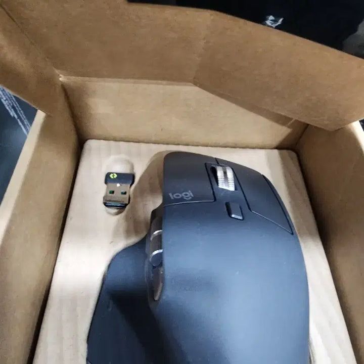 [BUNJANG] Logitech Wireless Mouse MX Master 3S Graphite (Receiver Included) / 로지텍 무선마우스 MX MASTER 3S 그래파이트(수신기포함)
