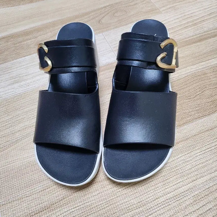 [BUNJANG] Atelier Vanessa Bruno Black Platform Sandals Gold Buckle / 아떼 바네사부르노 블랙 통굽 샌들 골드 버클