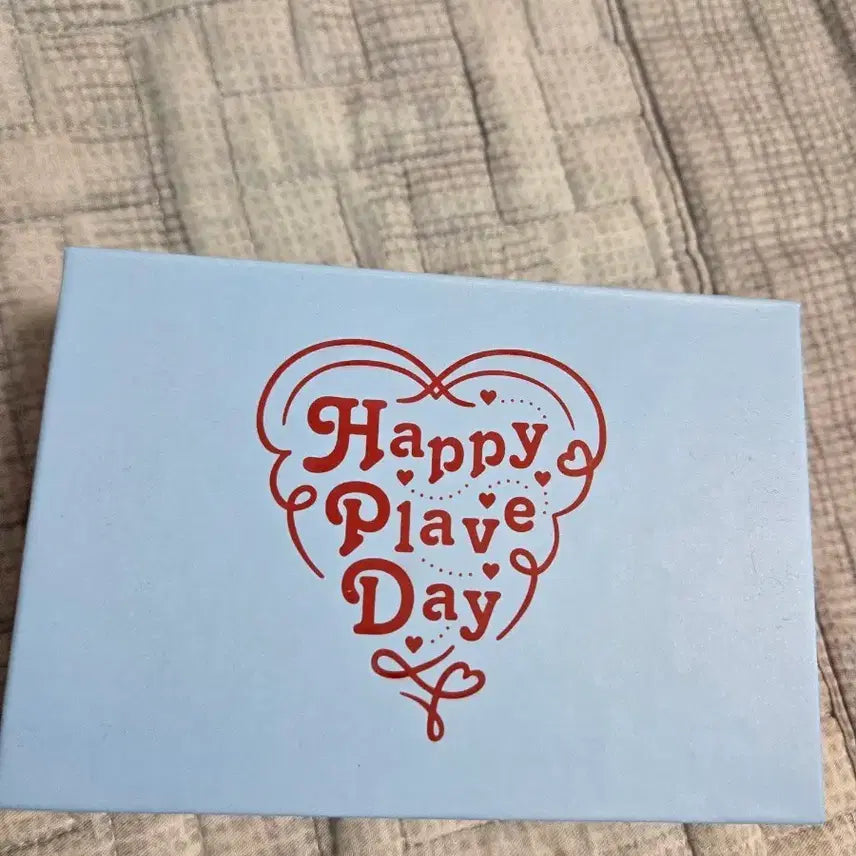 [BUNJANG] PLAVE 2nd Anniversary "Happy PLAVE Day" Badge Set / 플레이브 2주년 뱃지 해피블레이브 데이