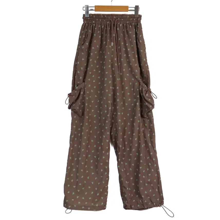 [BUNJANG] Ribbon Pattern Woven Cargo Pants - Brown Wide Jogger Fit / 리본 패턴 우븐 카고 팬츠 프리 브라운 와이드 조거 팬츠