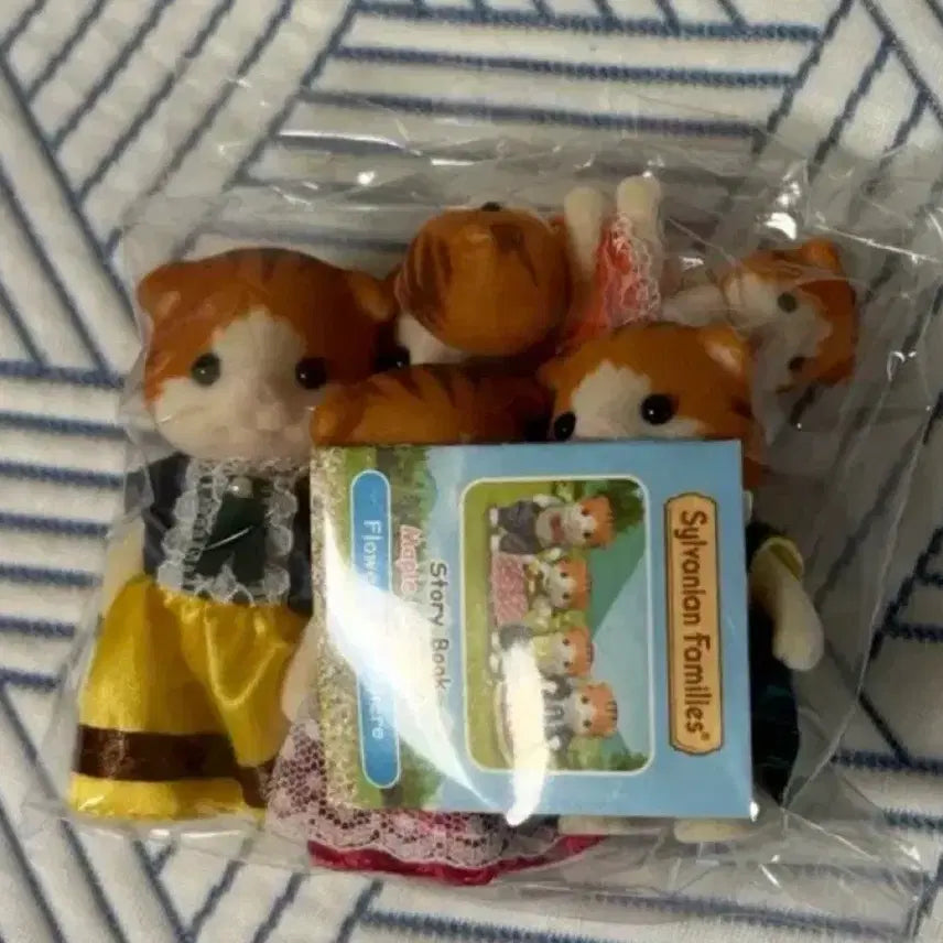 [BUNJANG] Sylvanian Families Maple Cat Family + Twins Set / 실바니안 메이플캣 가족+쌍둥이