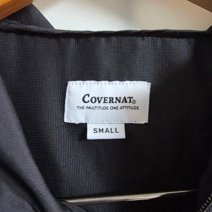 [BUNJANG] Covernat Authentic Logo Hooded Windbreaker Jacket Black S / 커버낫(COVERNAT) 어센틱 로고 후드 바람막이 자켓 블랙 S(90)