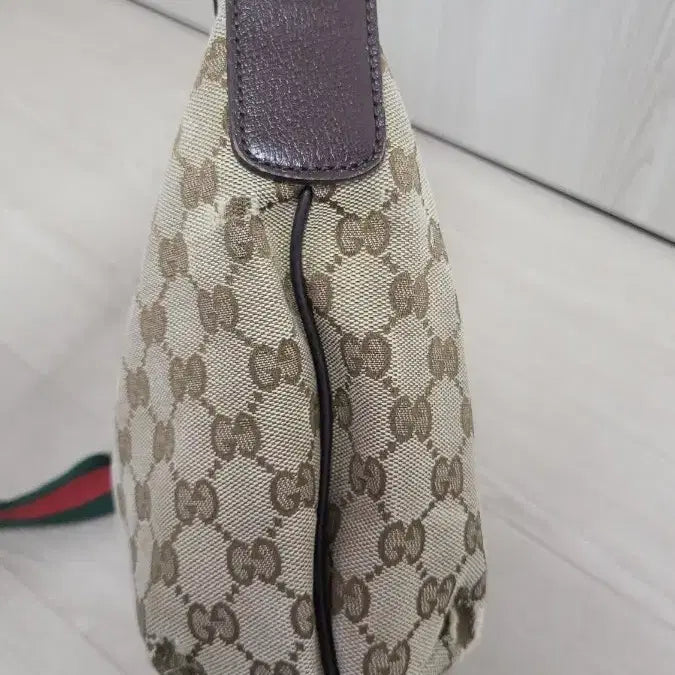 [BUNJANG] Gucci GG Logo Canvas Shoulder Bag / 구찌 GG 로고 캔버스 숄더백