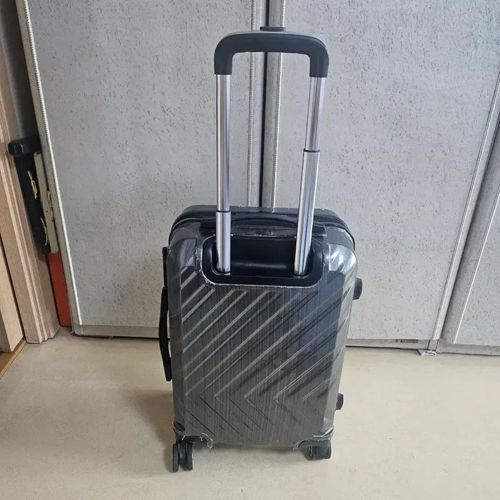 [BUNJANG] 20-inch Hardshell Carry-On Luggage / 여행용캐리어 기내용가방 20인치 판매합니다
