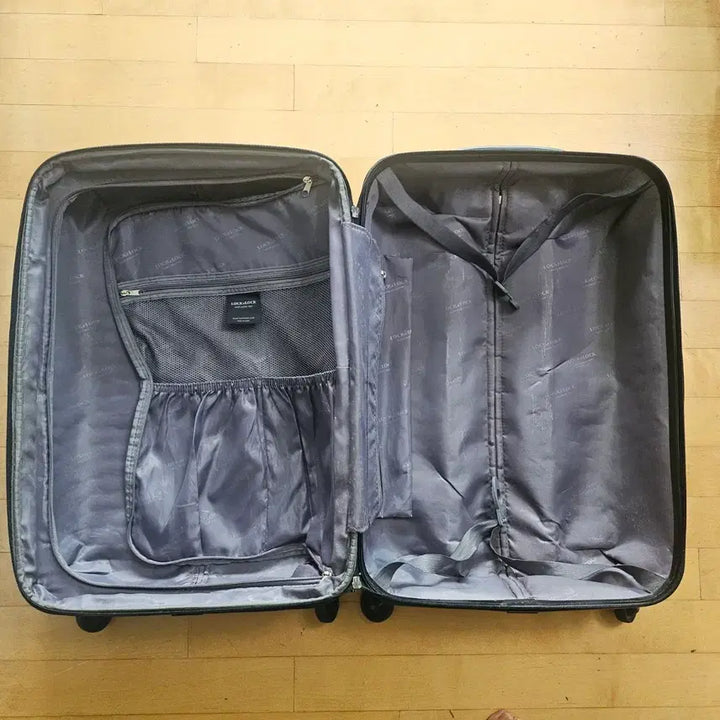[BUNJANG] 20-inch Hardshell Carry-On Luggage / 여행용캐리어 기내용가방 20인치 판매합니다