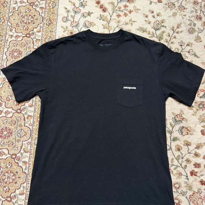 [BUNJANG] Patagonia P6 Black Pocket T-Shirt / 파타고니아 P6 블랙 포켓 반팔티