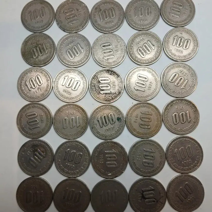 [BUNJANG] 1972 100 Won Coin Bundle (30 pcs) / 100원 동전 1972년 30개 일괄