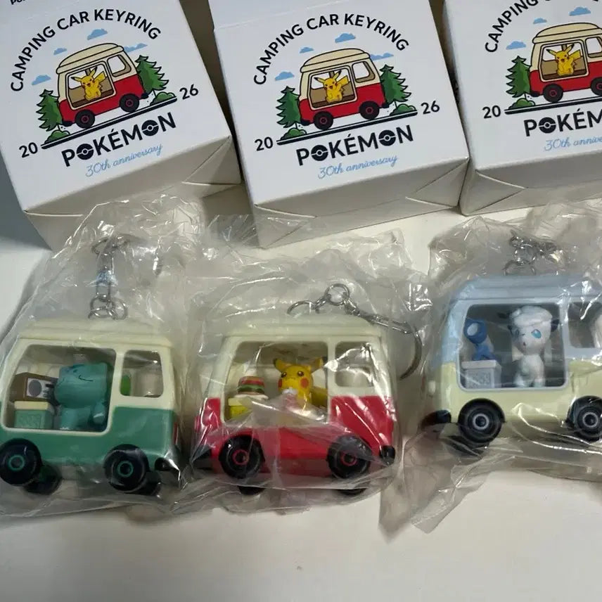[BUNJANG] Lotteria Pokemon Pikachu, Bulbasaur, Alolan Vulpix 30th Anniversary Camping Car Keyring Bundle Set / 택포11) 롯데리아 포켓몬 피카츄, 이상해씨, 식스테일 캠핑카 키링
