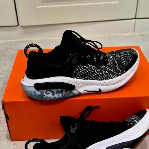 [SOLD OUT] 나이키 조이라이드 런플라이니트 검흰 275