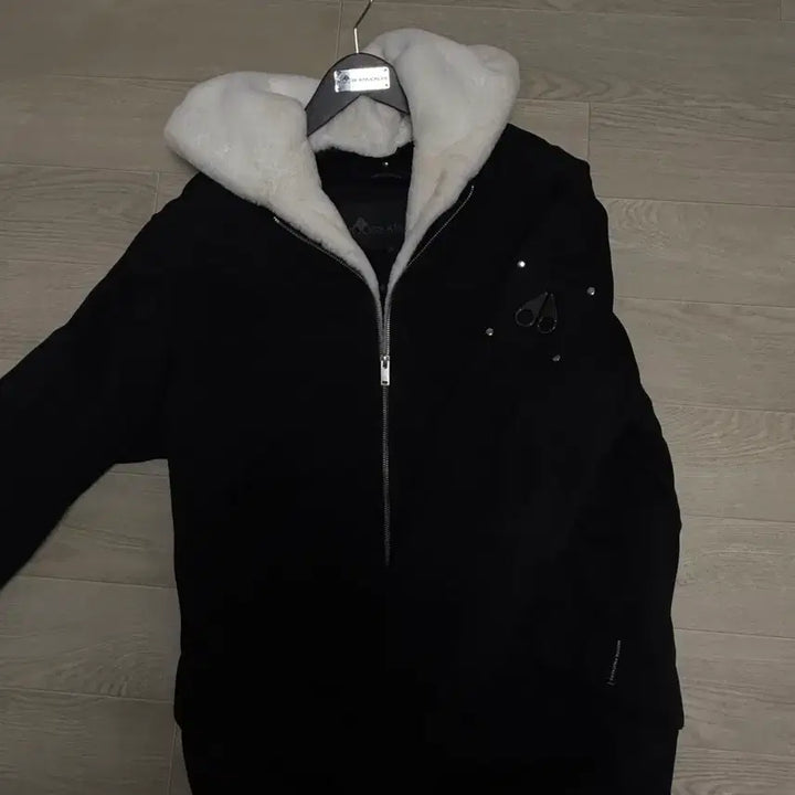 [BUNJANG] Moose Knuckles Bunny Sweater Black / 무스너클 버니스웨터