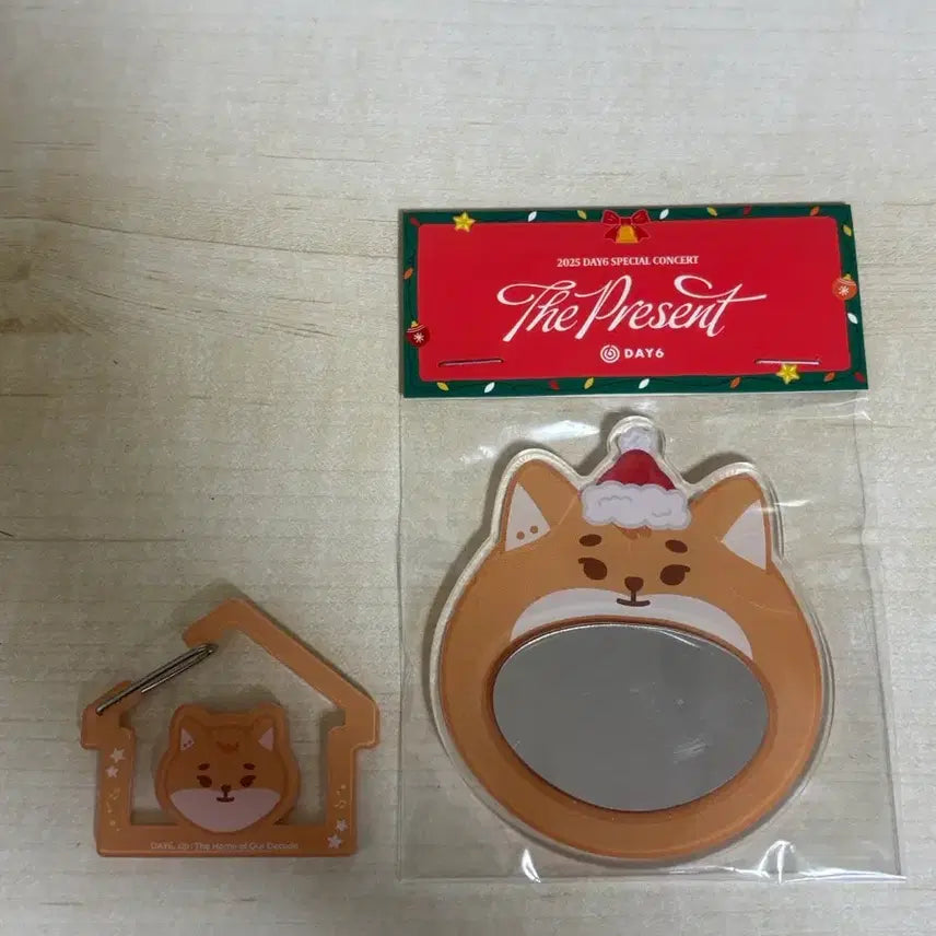 [SOLD OUT] 데이식스 클콘 더프레젠트 쁘멀케 거울 판매 팝업 집 카라비너