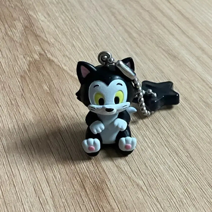 [BUNJANG] Disney Figaro Cat Keychain / 디즈니 가챠 피노키오 피가로 고양이 키링