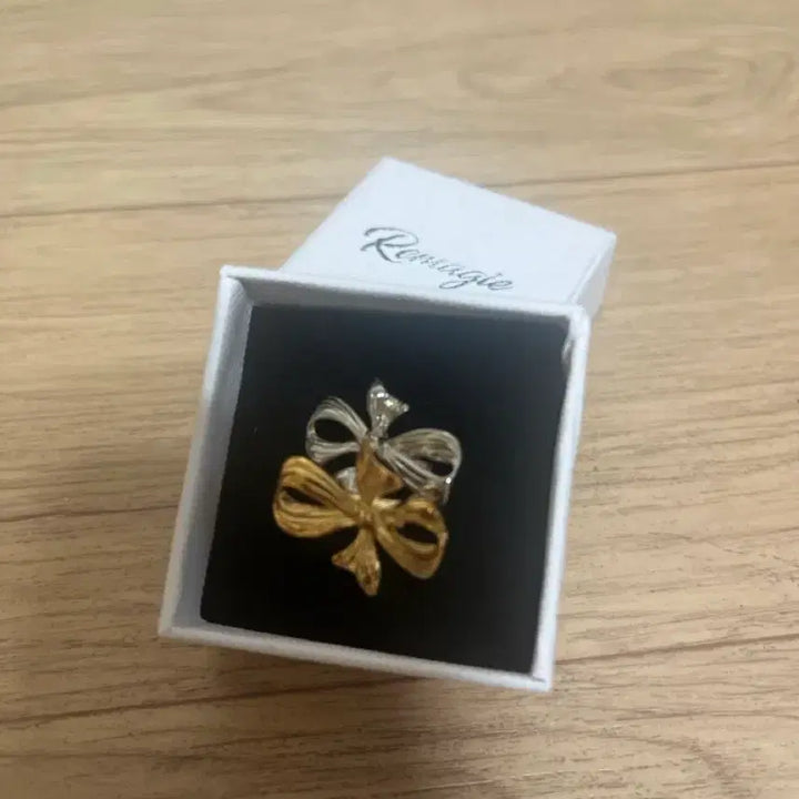 [SOLD OUT] Remagie 리본 반지 옐로우골드/실버 일괄
