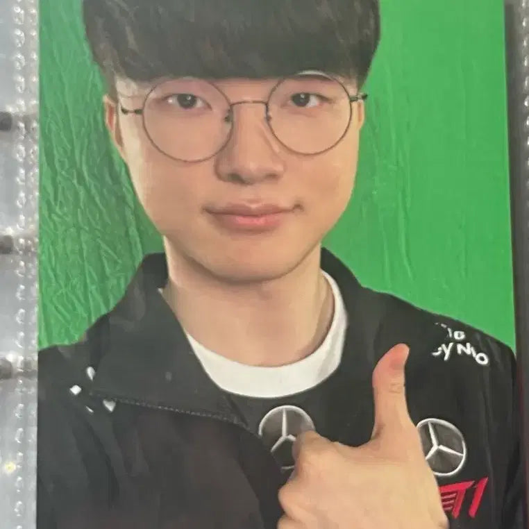 [BUNJANG] T1 Faker 2023 LCK Legendaries Photocard Postcard / 2023 LCK 레전더리스 T1 페이커 따봉혁 포토카드 엽서 양도합니다!