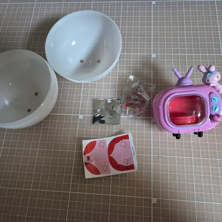 [BUNJANG] Sanrio 50th Anniversary My Melody TV Random Gacha Figure / 산리오 50주년 마이멜로디 TV 랜덤 가챠 피규어