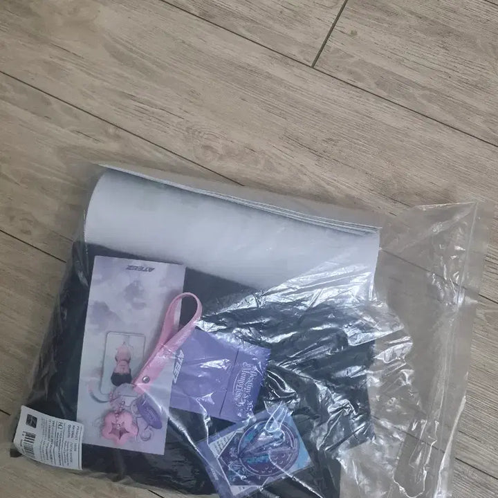 [BUNJANG] ATEEZ Destiny Memories Exhibition Official Goods Bundle Set with Hooded T-shirt / 에이티즈 데스티니 메모리즈 굿즈+후드티 세트