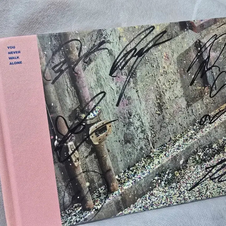[BUNJANG] BTS Signed YOU NEVER WALK ALONE Album / BTS 사인씨디