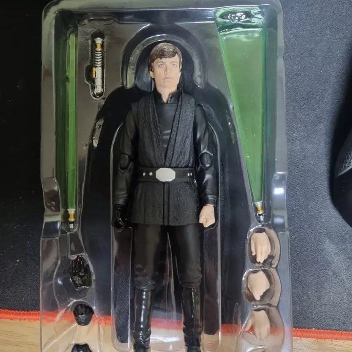 [BUNJANG] Bandai SHFiguarts Star Wars The Mandalorian Luke Skywalker Figure / 반다이 SHFiguarts 스타워즈 만달로리안 루크 스카이워커 피규어