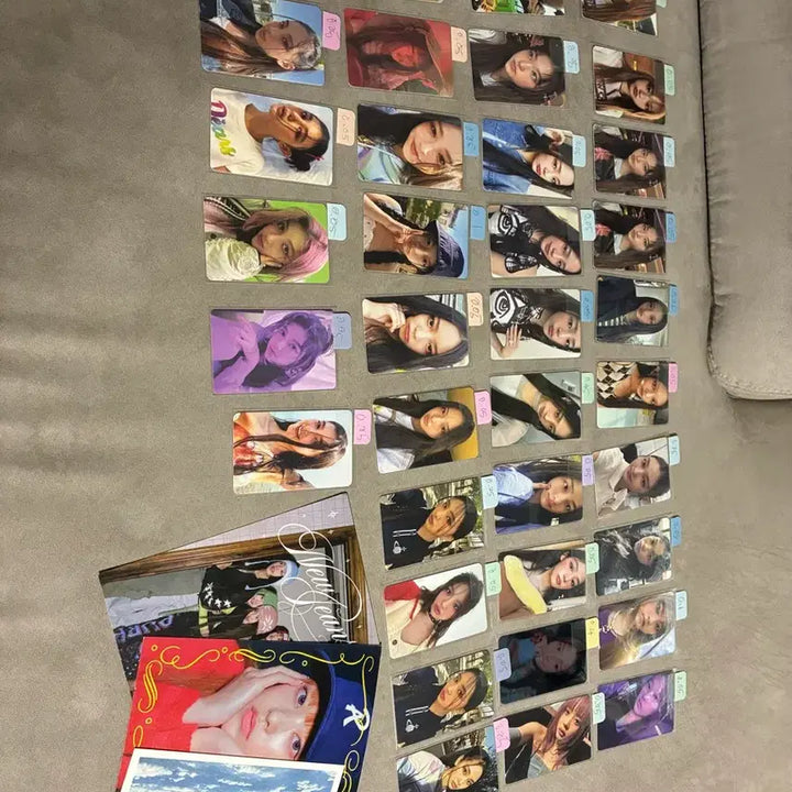 [BUNJANG] NewJeans Photocard &amp; Postcard Bundle / 뉴진스 포토카드 &amp; 엽서 팔아요
