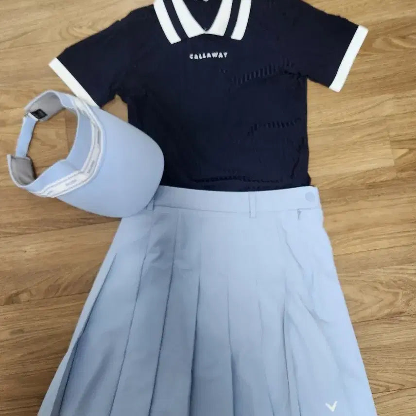 [BUNJANG] Callaway Golf Apparel Set (Navy Short Sleeve T-Shirt, Sky Blue Pleated Skirt, Golf Cap) / 캘러웨이95사이즈
