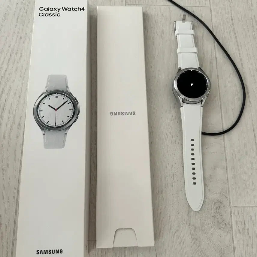 [BUNJANG] Samsung Galaxy Watch 4 Classic White / 삼성 갤럭시 워치4 클래식 화이트