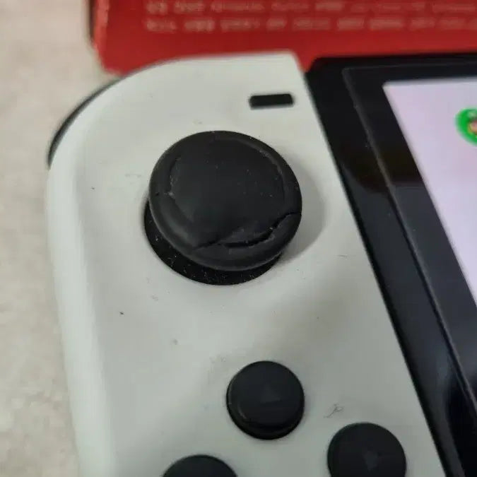 [BUNJANG] Nintendo Switch OLED Model (White) with Case and Joy-Con Caps / 닌텐도 OLED(화이트, 케이스, 조이스틱 캡 드림)