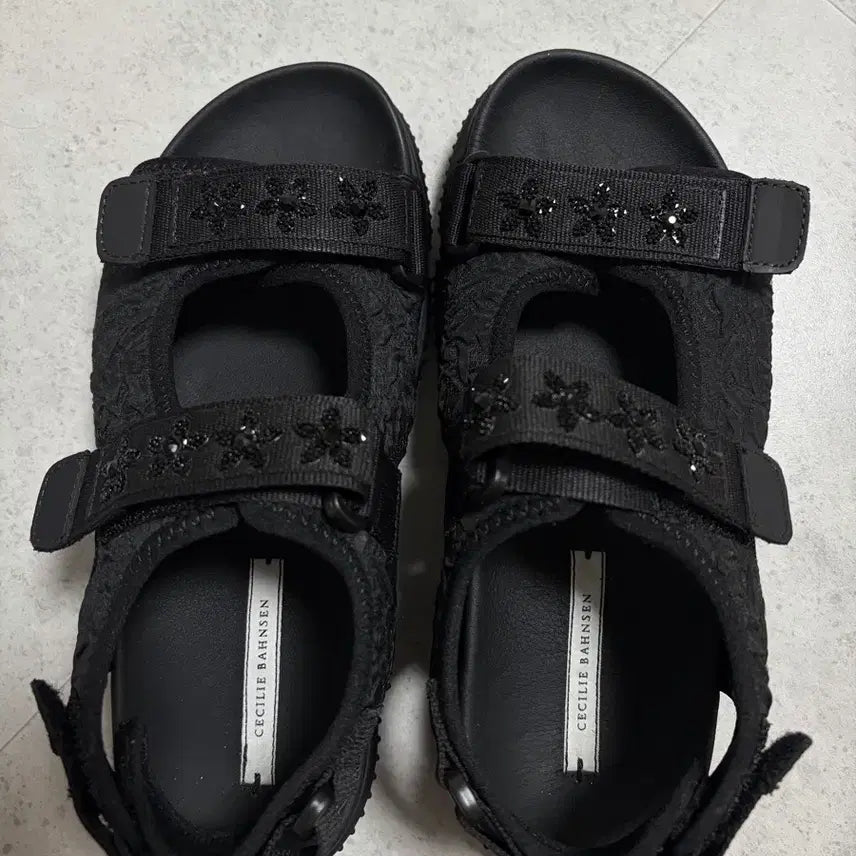 [SOLD OUT] 세실리에 반센 발레리아 샌들