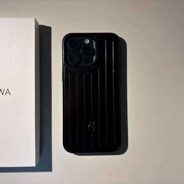 [BUNJANG] RIMOWA iPhone 15 Pro Max Case (Black) / 리모와 케이스(블랙) 아이폰 15프로맥스용