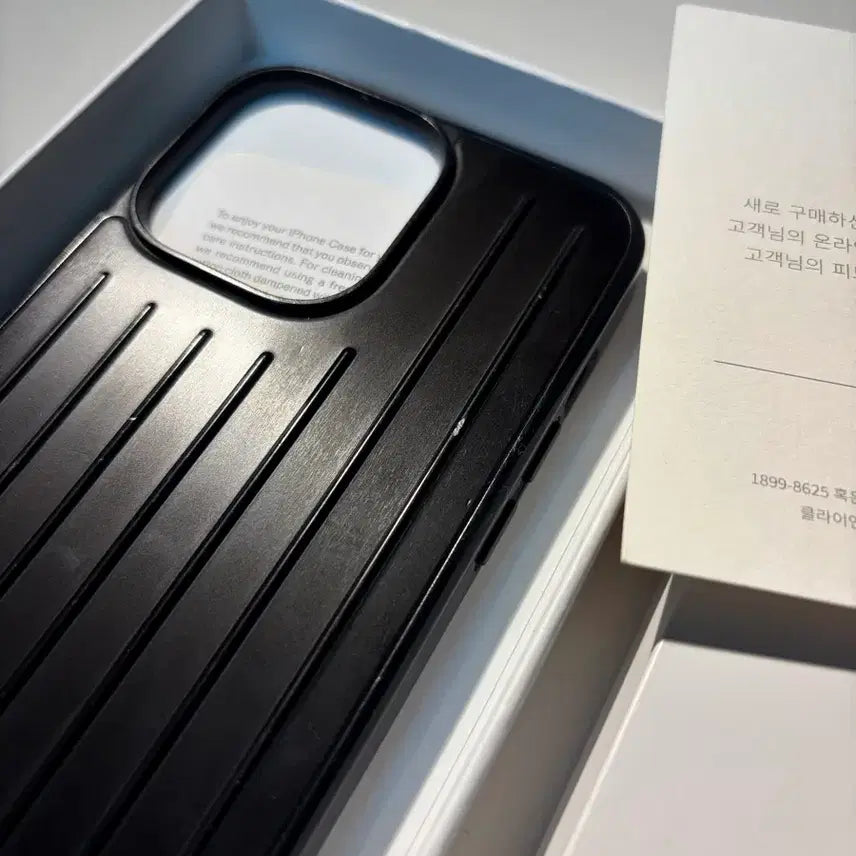 [BUNJANG] RIMOWA iPhone 15 Pro Max Case (Black) / 리모와 케이스(블랙) 아이폰 15프로맥스용