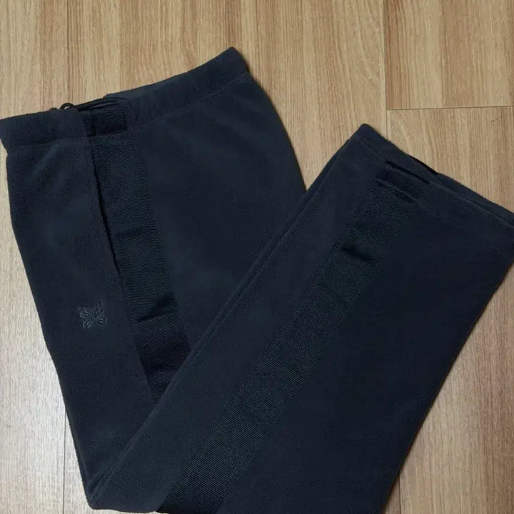 [BUNJANG] Uniqlo x Needles Fleece Wide Pants Dark Gray (M) / 유니클로 x 니들스 플리스 와이드 팬츠 다크그레이 (M)
