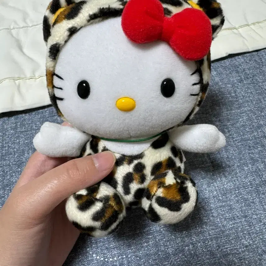 [BUNJANG] Vintage Hello Kitty Leopard Print Plush Doll with Tag / 고전 헬로키티 호피 무늬 인형 판매중 택 O