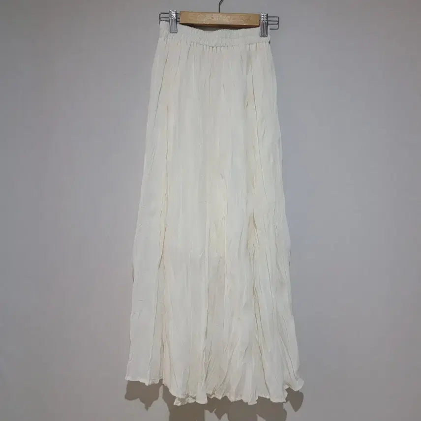 [SOLD OUT] 쭈그리 맥시 스커트 아이보리