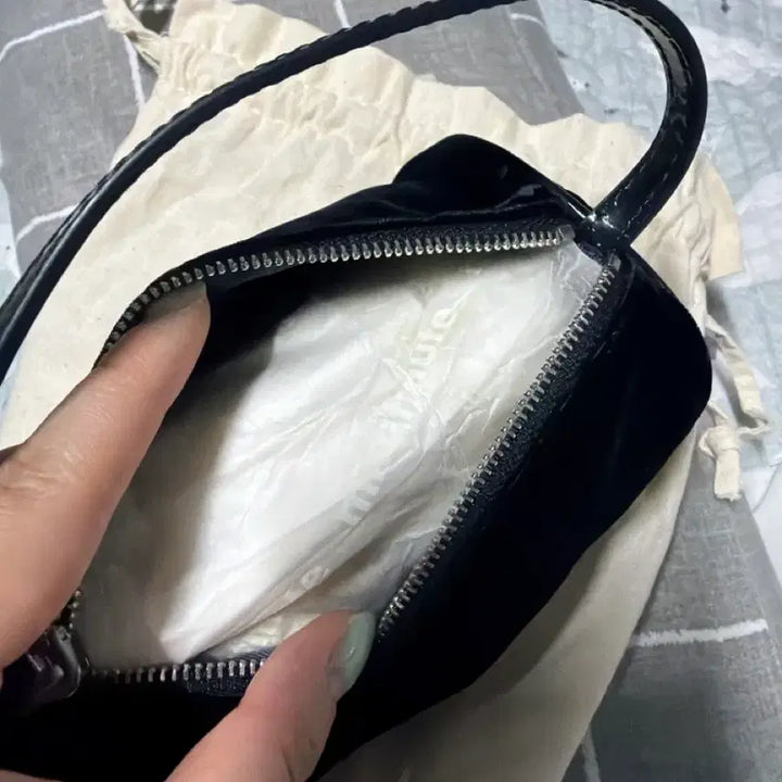 [BUNJANG] Minuit Minute Croccircle Velvet Black Bag / 미닛뮤트 클로써클 벨벳 블랙