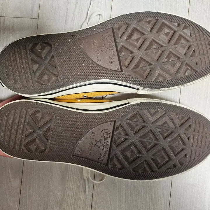 [BUNJANG] Converse Chuck 70 Sunflower Yellow Sneakers / 컨버스 척70 썬플라워 노랑 260 팝니다