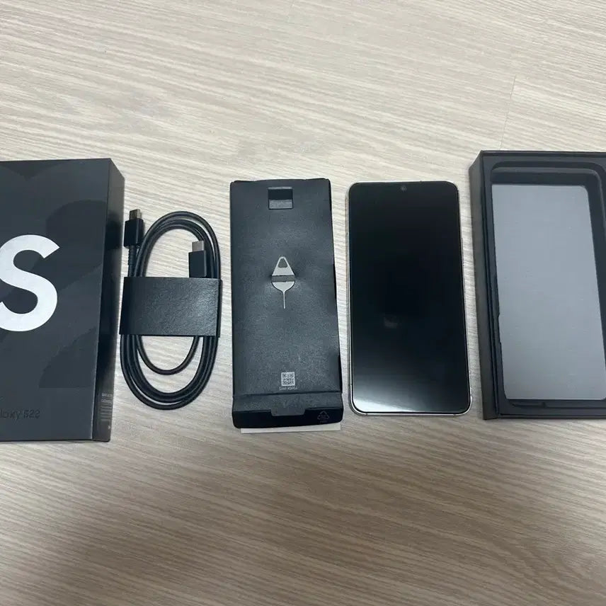 [BUNJANG] Samsung Galaxy S22 256GB White Unlocked Full Box / 삼성 갤럭시 S22 화이트 공기계 풀박스