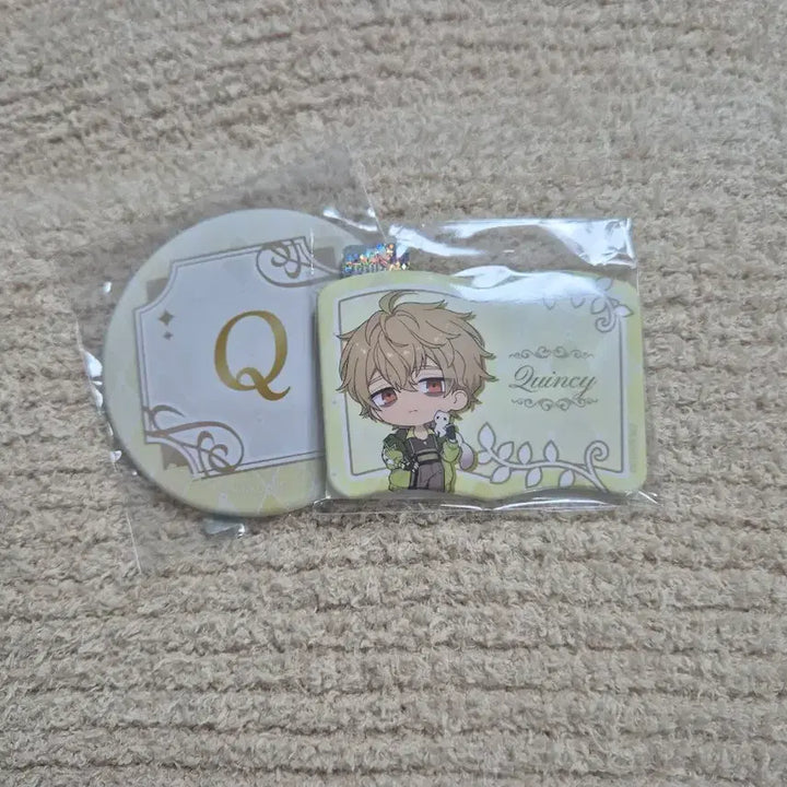 [BUNJANG] NUKANIVAL Goods Set (Can Badge, Mirror) / 누카니발 케시 굿즈 2종(캔뱃지 거울)