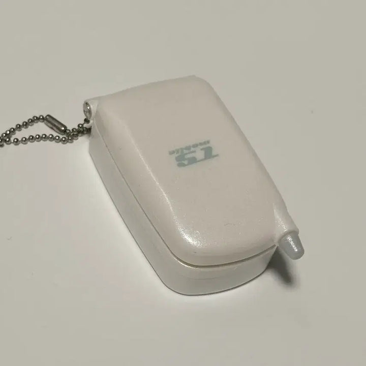 [SOLD OUT] 토이스피릿 추억의 폴더폰 마스코트 핸드폰 가챠 화이트