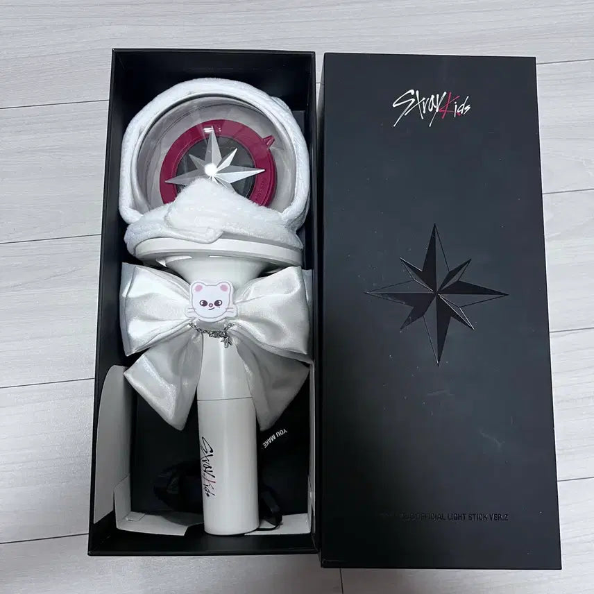[SOLD OUT] 스키즈 나침봉2 현진 지니렛 망토 리본 스트레이키즈 일괄