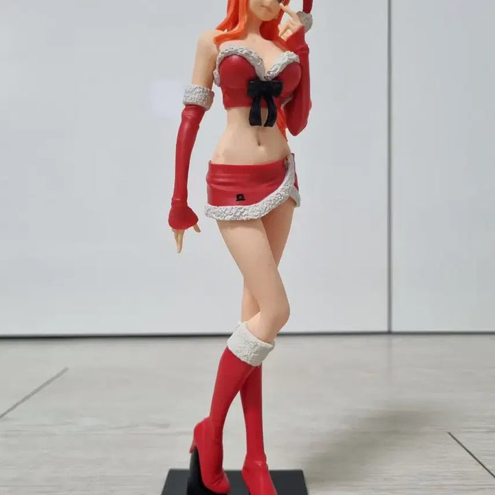 [BUNJANG] One Piece Glitter &amp; Glamours Nami Christmas Red Version Figure / 원피스 G&amp;G(GLITTER &amp; GLAMOURS) 나미 크리스마스 레드