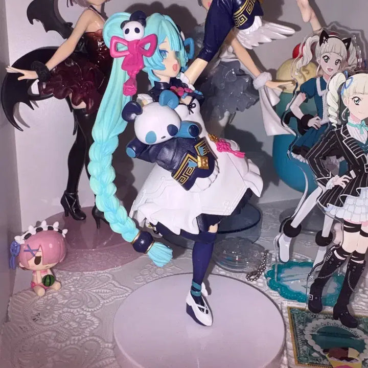 [BUNJANG] Modern China Hatsune Miku Figure / (급전)모던차이나 미쿠 하츠네미쿠 피규어 판매합니다 정품 박스O