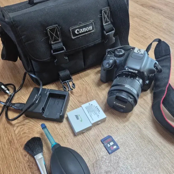 [BUNJANG] Canon EOS 550D DSLR Camera with 18-55mm Lens Full Set / 캐논 EOS 550D DSLR 카메라 18-55mm 렌즈 풀세트