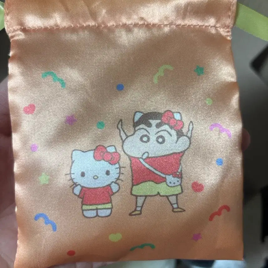 [BUNJANG] Crayon Shin-chan x Hello Kitty Collaboration Drawstring Pouch / 짱구 키티 콜라보 복조리개 파우치